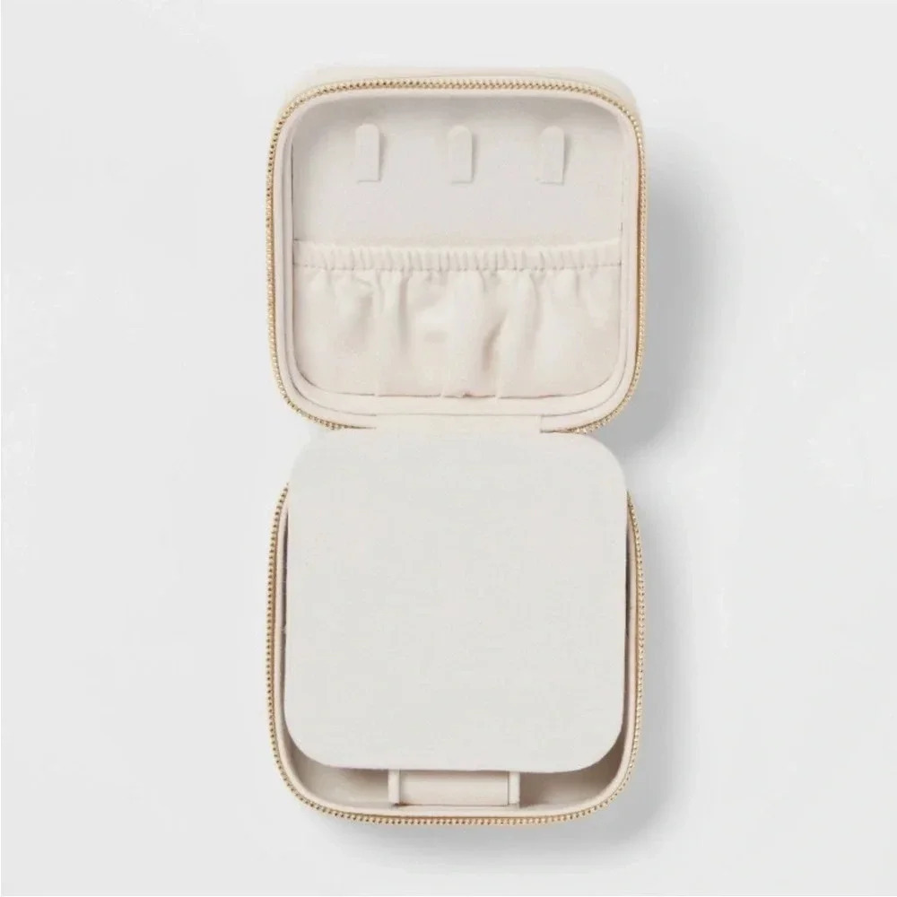 Small Travel Accessory Organizer - Picture 7 of 9